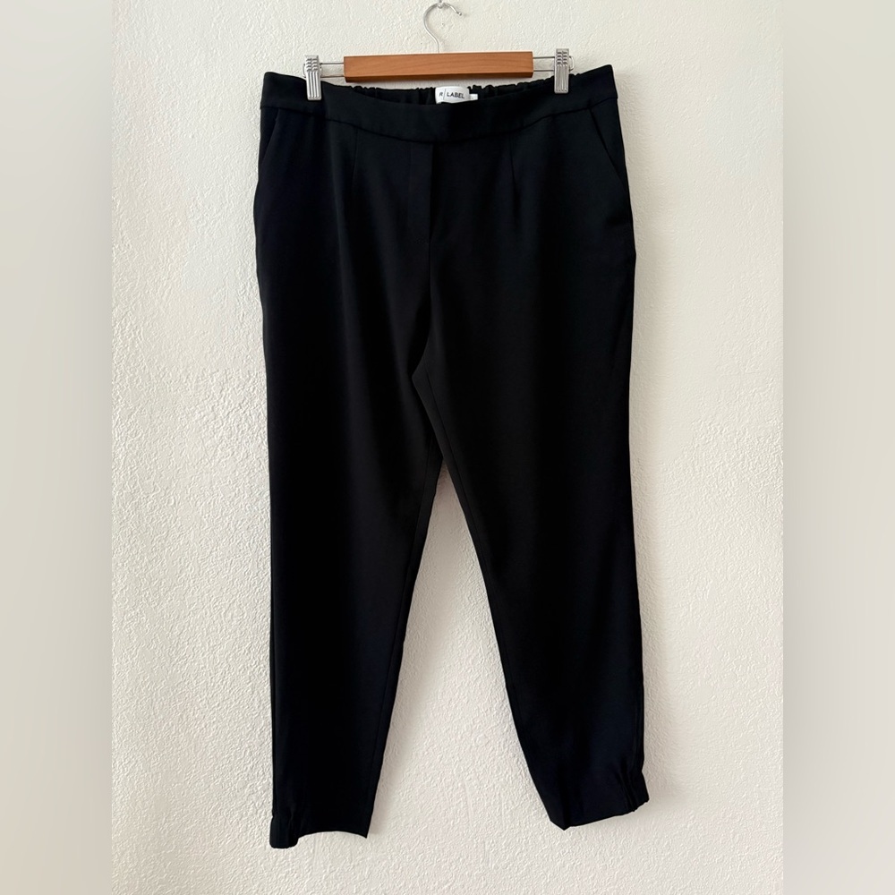 R Label Black Crepe Pull-on Elastic Waist Crop pants Size L